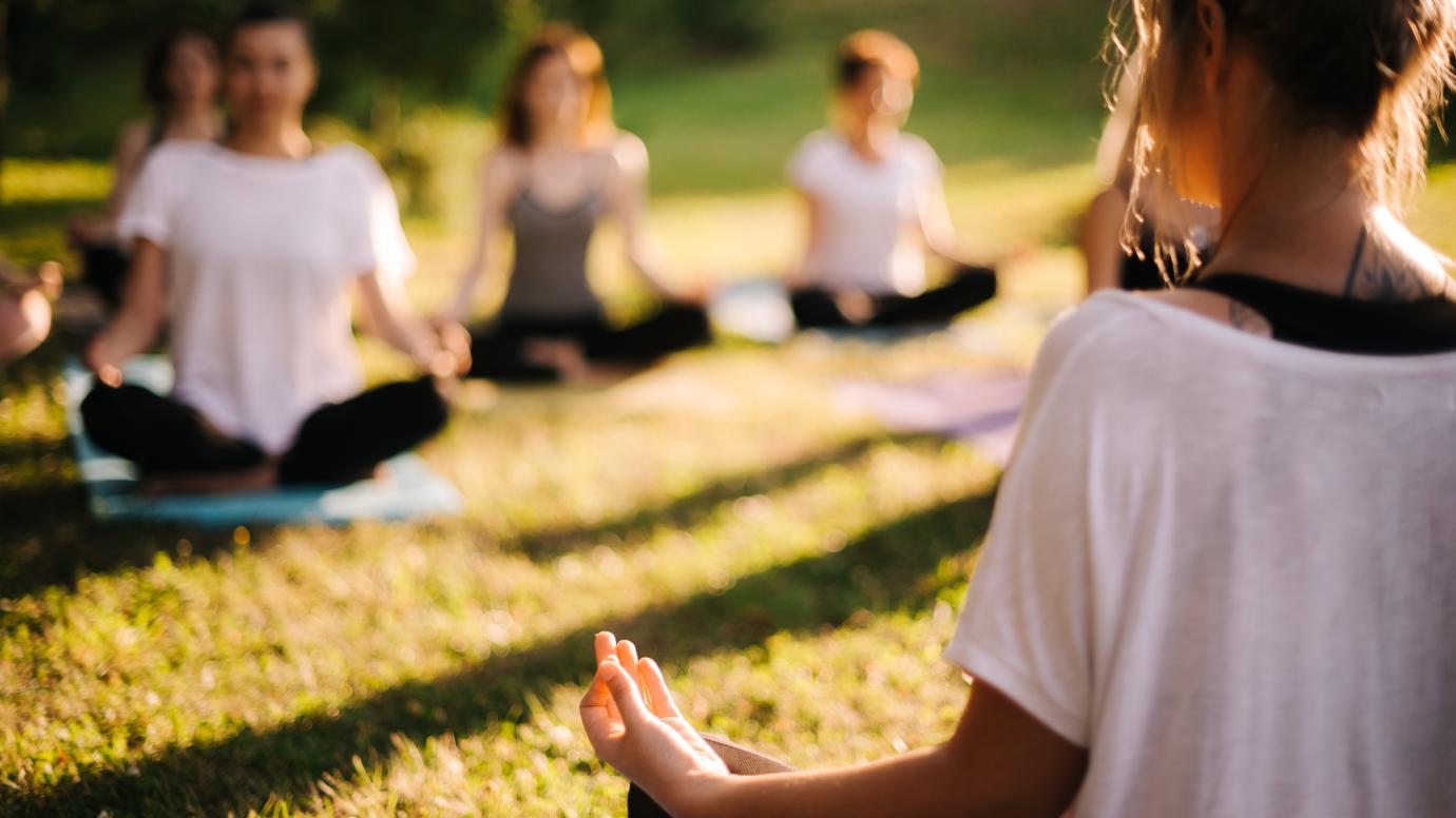 The picture is a mix of a small pictures which shows people who excersised. The picture shows the sinergy between health, physical activity and environment.