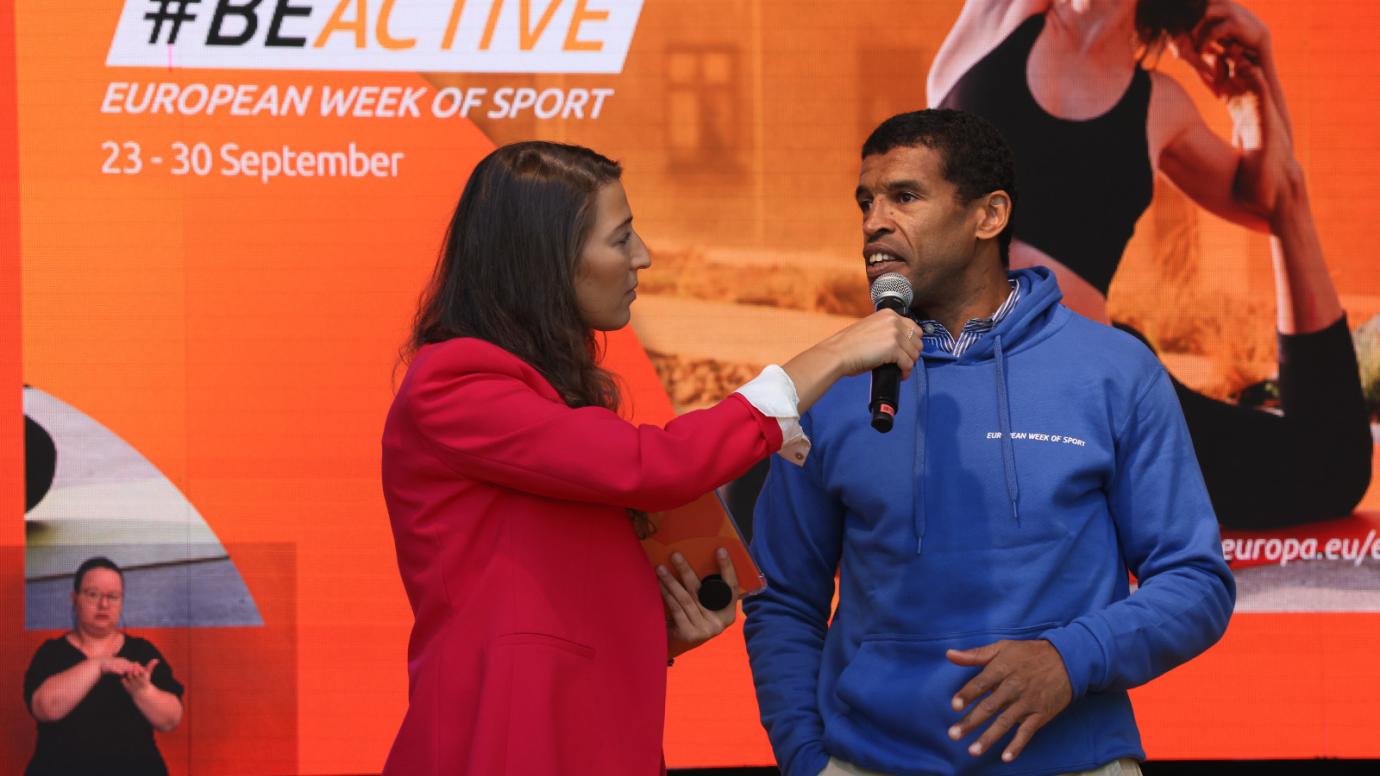 Emna Chaouch inteviews Jorge Pina during the Opening ceremony of the European Week of Sport 2022