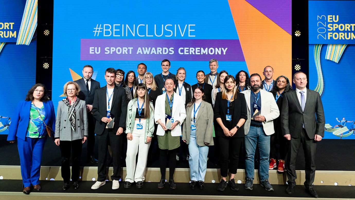 Group picture of the finalists and winners of the #BeInclusive EU Sport Awards 2022